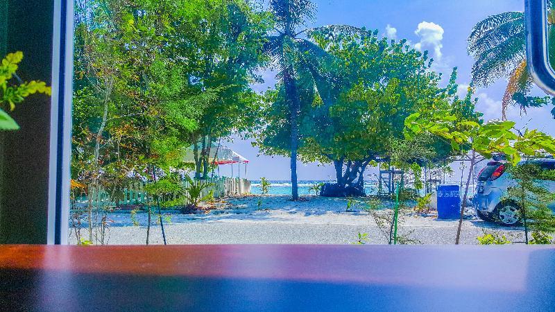 Seasunbeach Hotel Maldives Hulhumale Bagian luar foto
