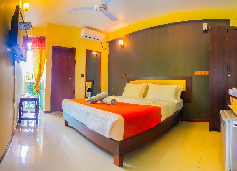 Seasunbeach Hotel Maldives Hulhumale Bagian luar foto