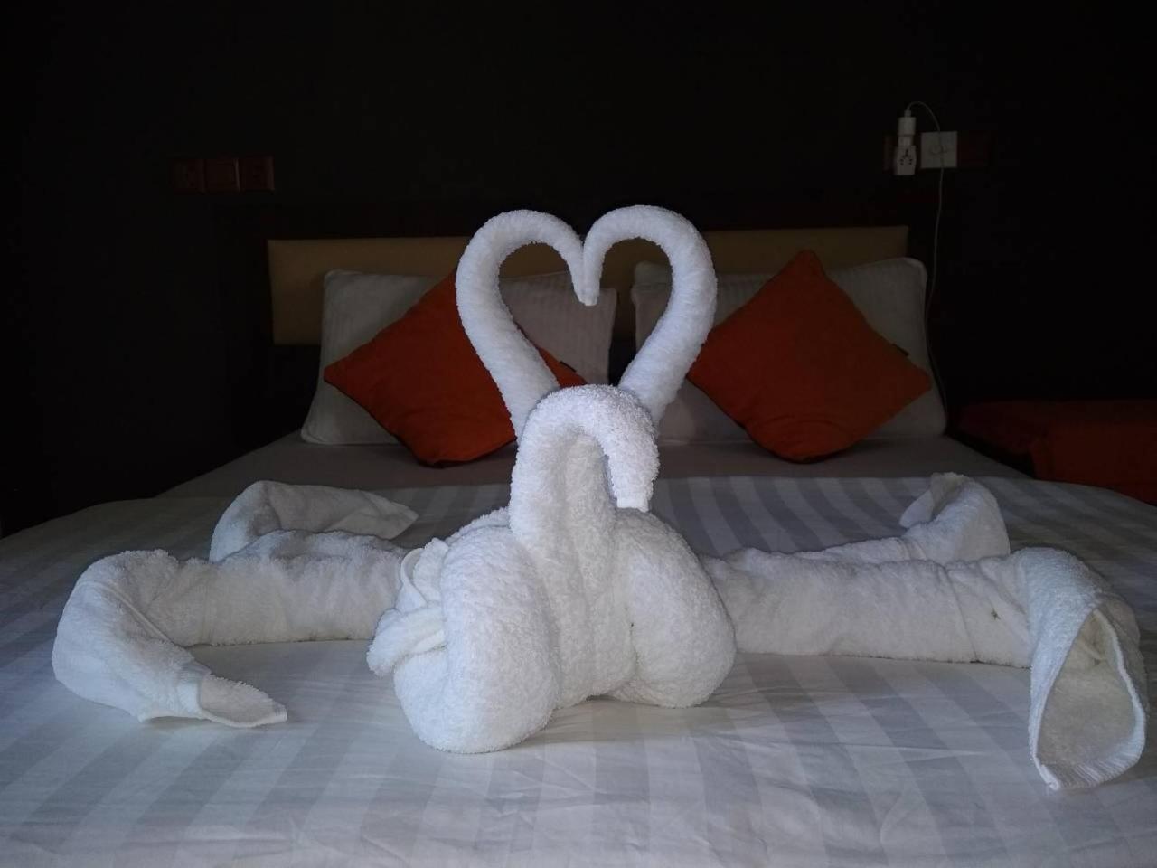 Seasunbeach Hotel Maldives Hulhumale Bagian luar foto